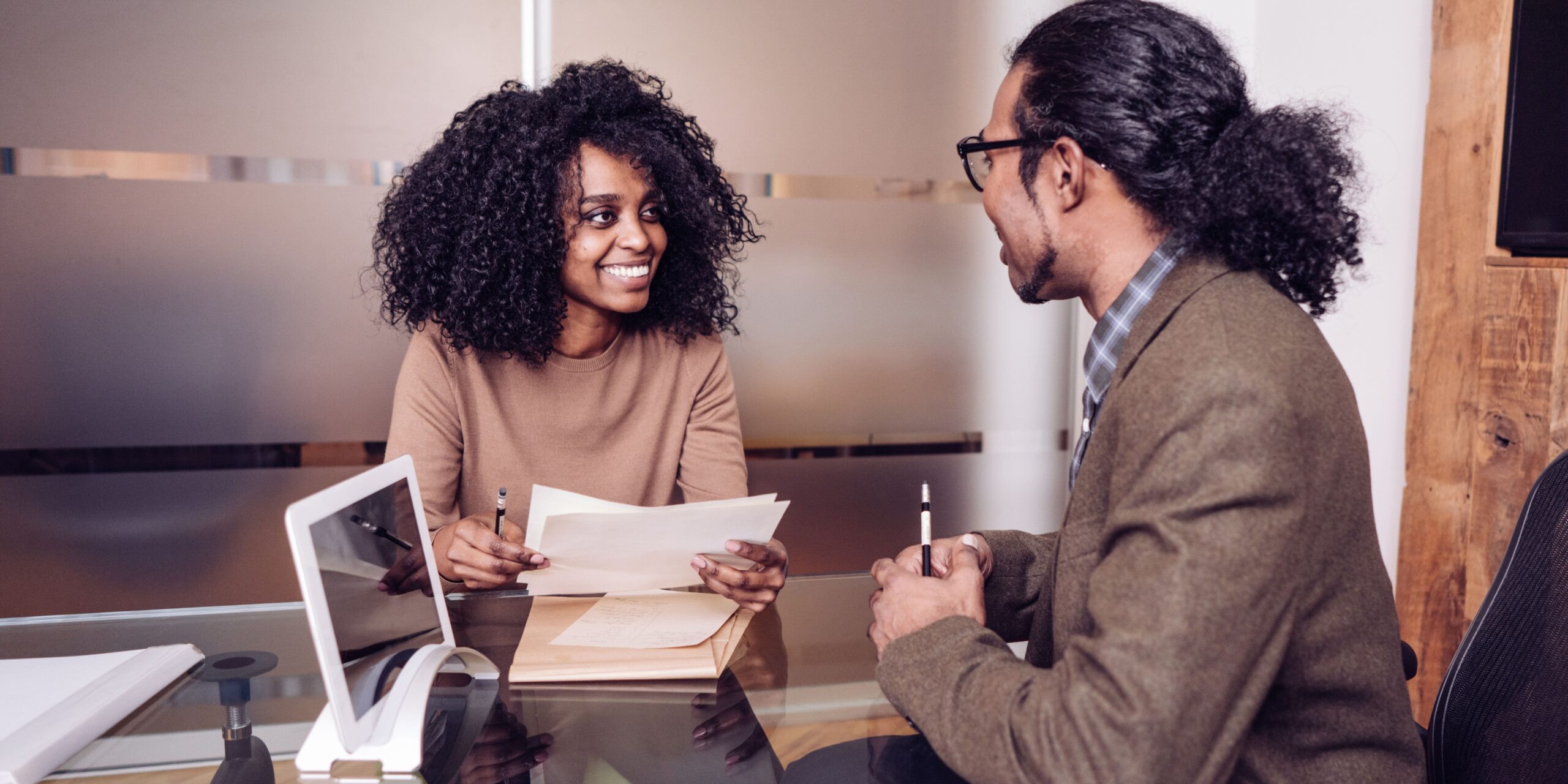 25 ans de recrutement : les postes vacants sont-ils plus vite occupés grâce aux technologies ?