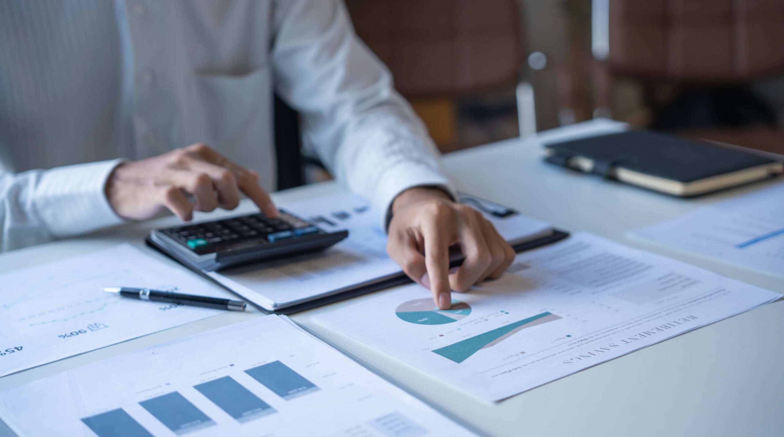 Quel budget prévoir pour recruter un Directeur Commercial expérimenté en Belgique ?